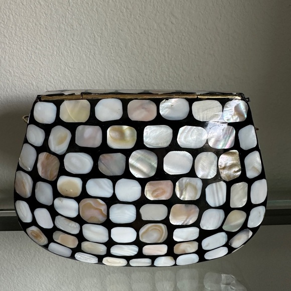 Ramla the pearly shell handbag. NWOT - Picture 4 of 8